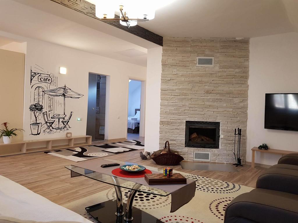 Cristina House Lägenhet Braşov Exteriör bild